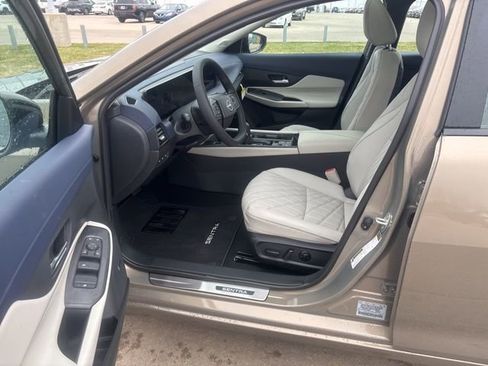 New 2026 Nissan Sentra SL w/ Floor Mat Package FWD image 8