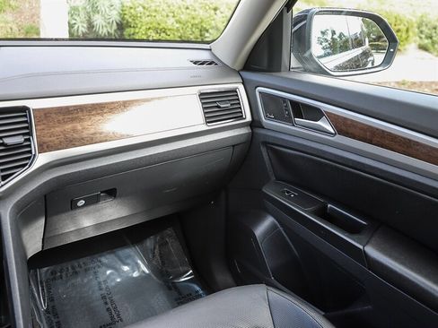 Used 2019 Volkswagen Atlas SEL Premium image 22