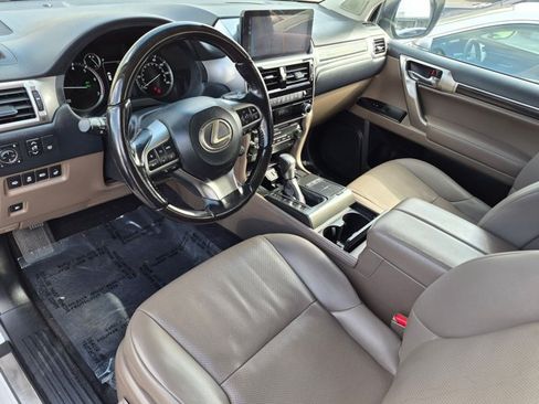 Used 2022 Lexus GX 460 Premium w/ Premium Package AWD/4WD image 10