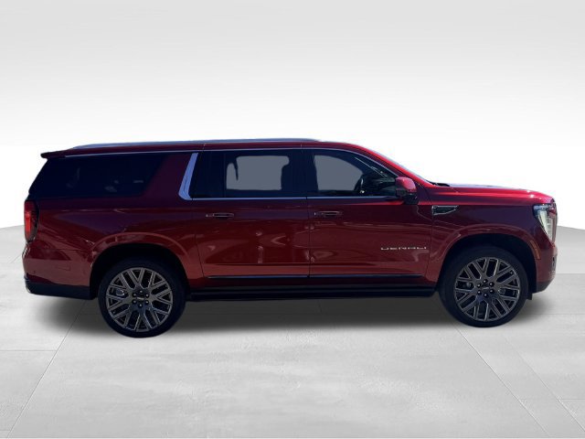 Used 2025 GMC Yukon XL Denali Ultimate AWD/4WD image 4