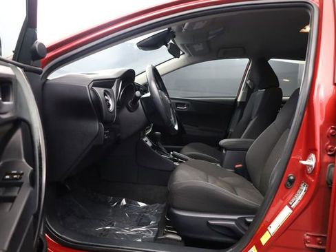 Used 2018 Toyota Corolla iM image 10