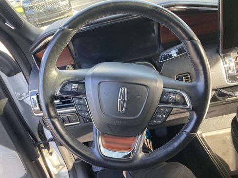 Used 2021 Lincoln Navigator Reserve AWD/4WD image 31