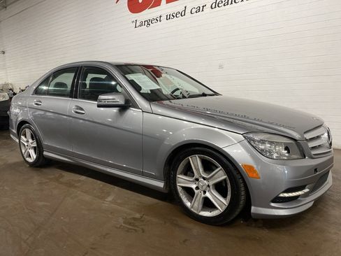 Used 2011 Mercedes-Benz C 300 4MATIC Sedan image 2