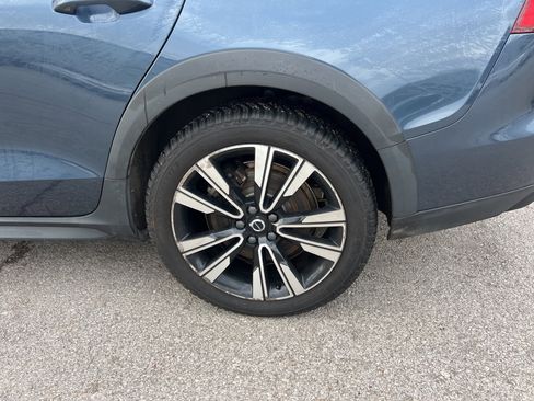 Used 2022 Volvo V60 T5 Cross Country w/ Climate Package image 8