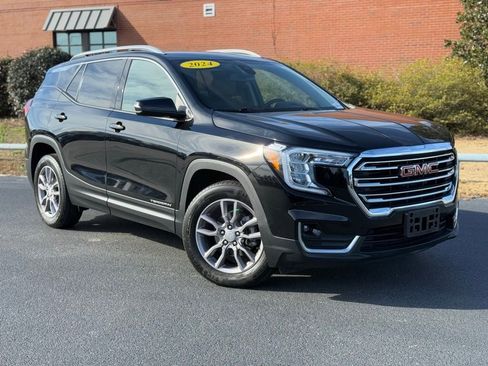 Used 2024 GMC Terrain SLT image 2