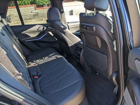 Used 2024 BMW X5 xDrive40i w/ M Sport Package AWD/4WD image 25