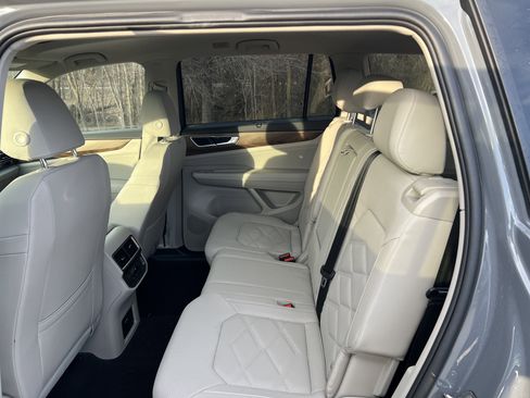 Certified 2025 Volkswagen Atlas SE w/ Panoramic Sunroof Package image 30