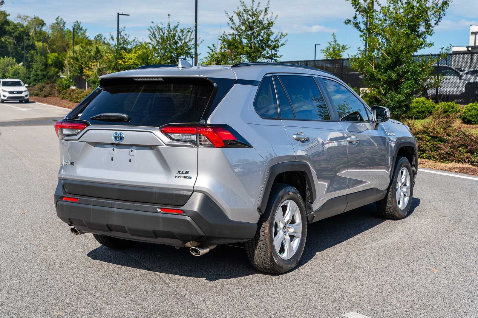 Used 2020 Toyota RAV4 XLE w/ Convenience Package AWD/4WD image 7