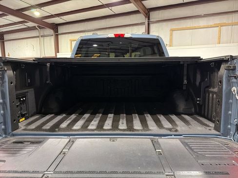 Used 2023 Ford F150 Lightning Platinum image 44