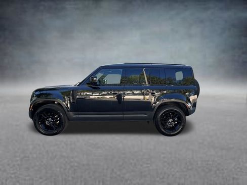 Used 2025 Land Rover Defender 110 S AWD/4WD image 4