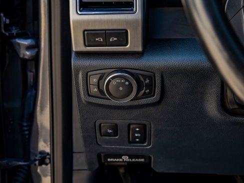 Used 2022 Ford F350 Platinum w/ FX4 Off-Road Package image 22