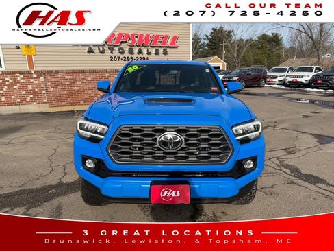 Used 2020 Toyota Tacoma TRD Sport image 9