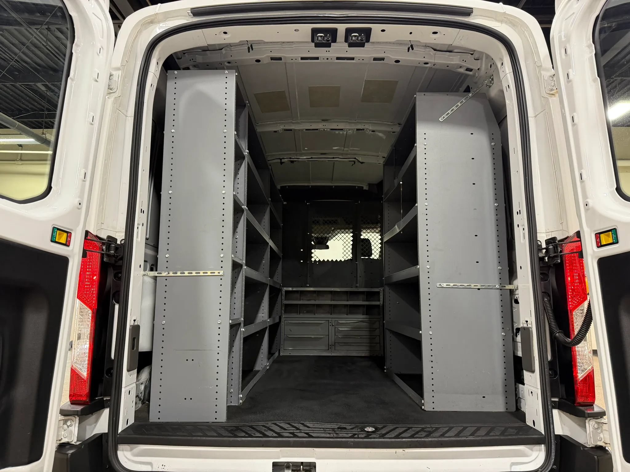 Used 2020 Ford Transit 250 Medium Roof AWD image 28