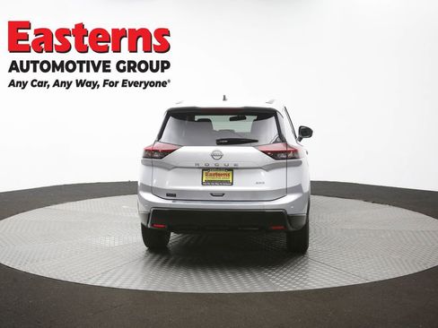 Used 2024 Nissan Rogue S AWD/4WD image 37