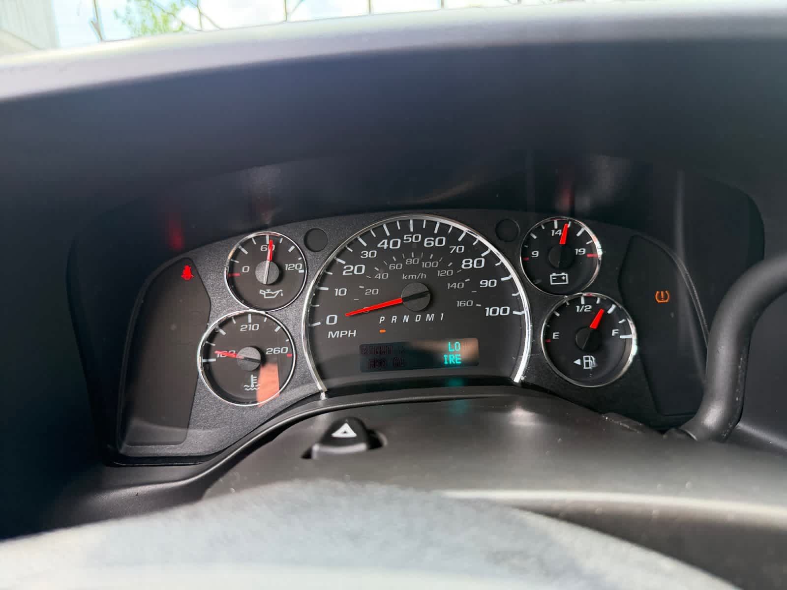 Used 2025 Chevrolet Express 2500 w/ Driver Convenience Package RWD image 17