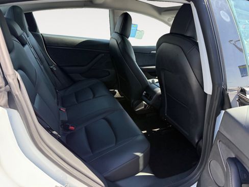 Used 2021 Tesla Model 3 Standard Range Plus RWD image 18