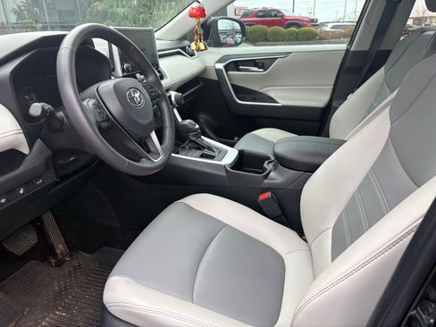 Certified 2025 Toyota RAV4 XLE Premium image 10