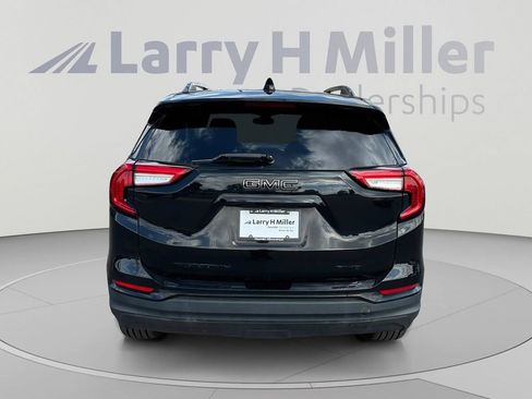 Used 2022 GMC Terrain SLE w/ Driver Convenience Package AWD/4WD image 4