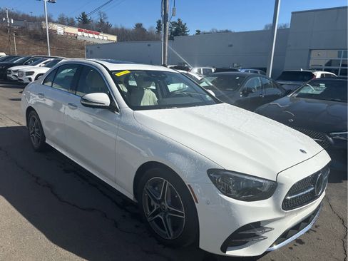 Used 2022 Mercedes-Benz E 350 4MATIC Sedan image 3