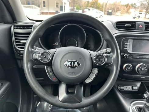 Used 2019 Kia Soul image 27
