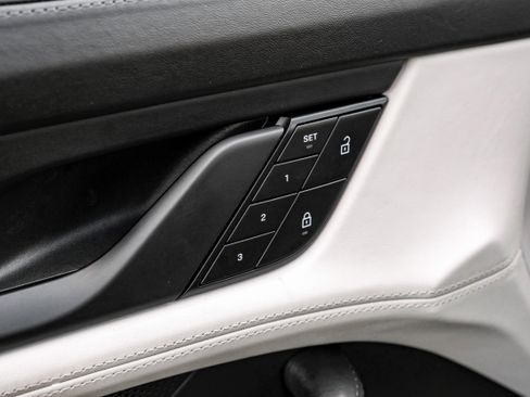 Used 2022 Porsche Taycan image 47