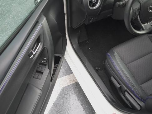 Used 2019 Toyota Corolla SE image 9