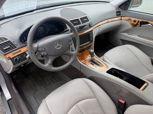 Used 2007 Mercedes-Benz E 320 BlueTEC Sedan image 12