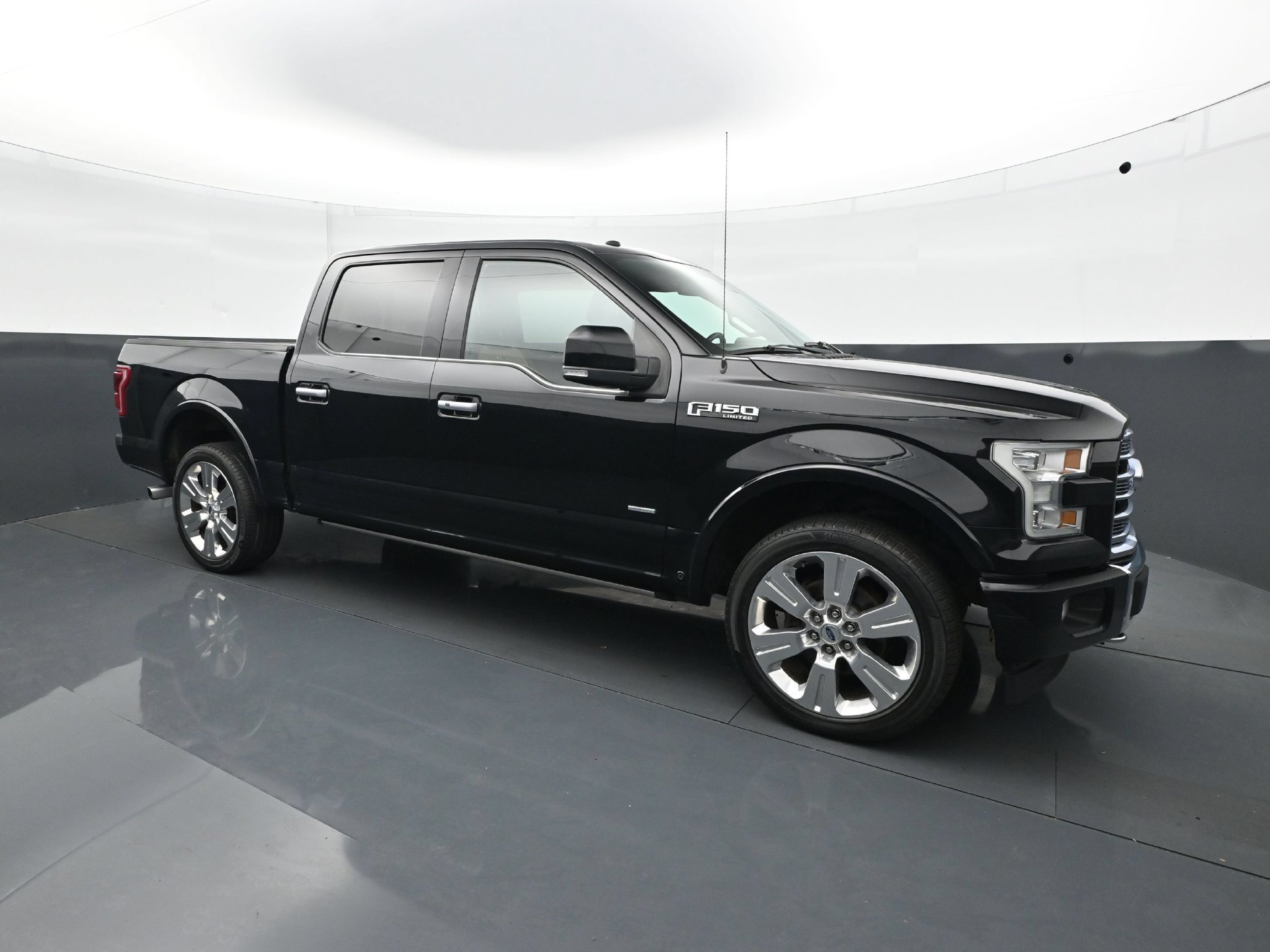 Used 2017 Ford F150 Limited AWD/4WD image 9