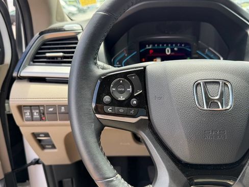 Used 2024 Honda Odyssey Touring image 18