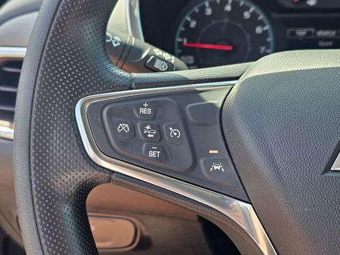 Used 2021 Chevrolet Equinox LS AWD/4WD image 34