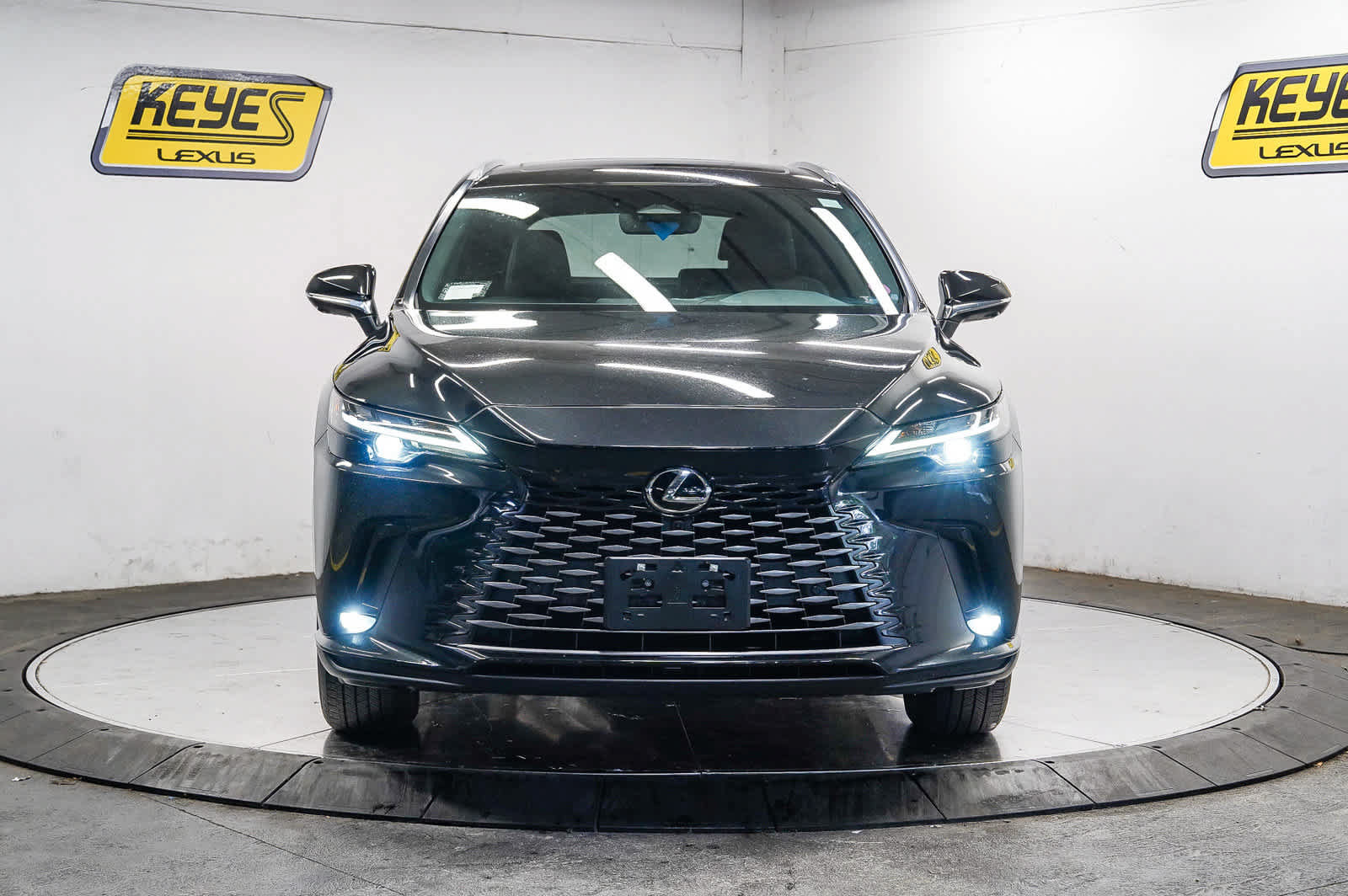 Used 2024 Lexus RX 350 Premium w/ Accessory Package (Z1) FWD image 6