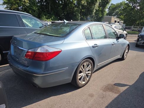 Used 2010 Hyundai Genesis 4.6 w/ Technology Pkg 5 RWD image 5