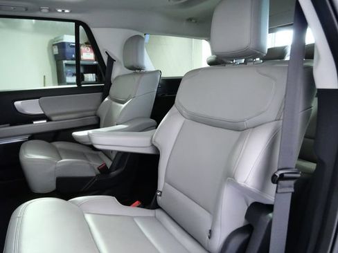 Certified 2025 Ford Expedition Active AWD/4WD image 14