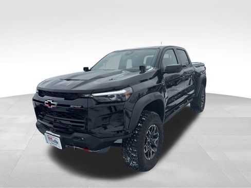 Used 2024 Chevrolet Colorado ZR2 w/ Technology Package image 2