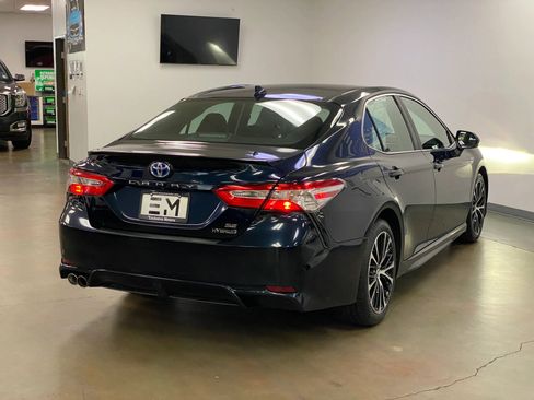 Used 2020 Toyota Camry SE FWD image 10