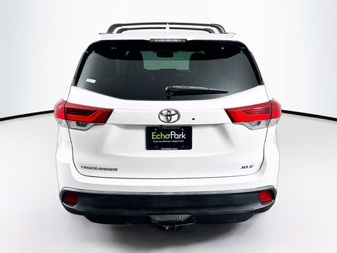 Used 2018 Toyota Highlander XLE image 7