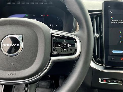 Used 2025 Volvo XC90 B6 Plus image 25