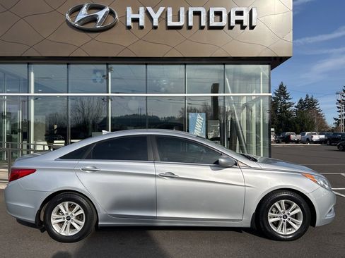 Used 2012 Hyundai Sonata GLS w/ Popular Equipment Pkg image 2