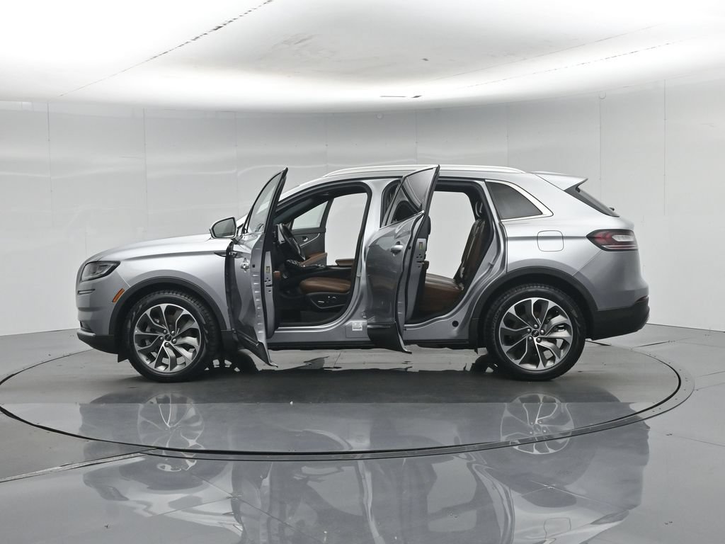 Used 2023 Lincoln Nautilus Reserve FWD image 38