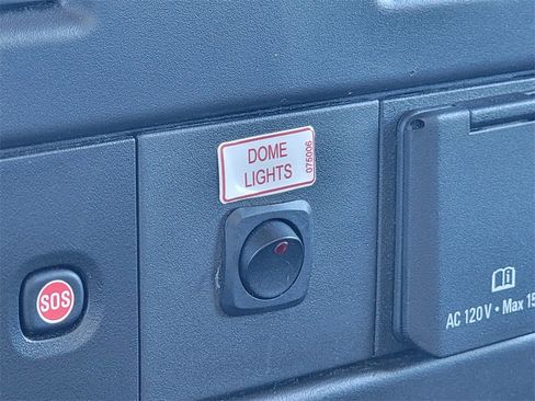 Used 2020 GMC Savana 3500 image 32