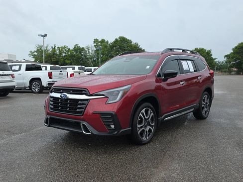 Used 2025 Subaru Ascent Touring AWD/4WD image 1