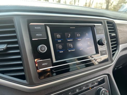 Used 2022 Volkswagen Atlas SE image 9