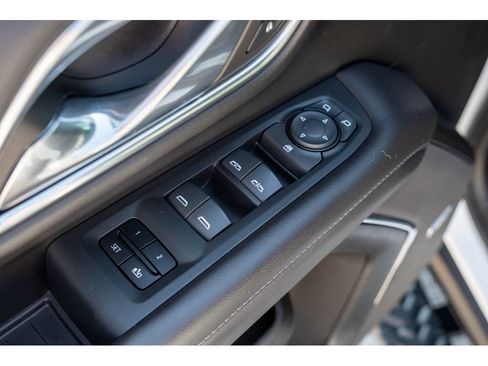 Used 2023 Chevrolet Suburban Z71 AWD/4WD image 14