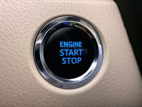 Used 2019 Toyota Camry XLE w/ Driver Assist Package FWD image 32