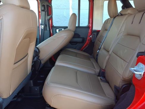 Used 2021 Jeep Wrangler Unlimited Sahara w/ Cold Weather Group image 10