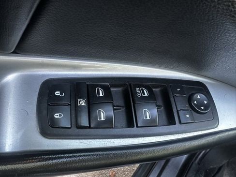 Used 2014 Dodge Journey SXT w/ Flexible Seating Group image 11