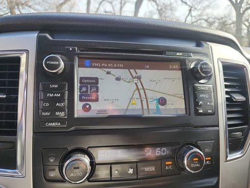 Used 2016 Nissan Titan SL image 29