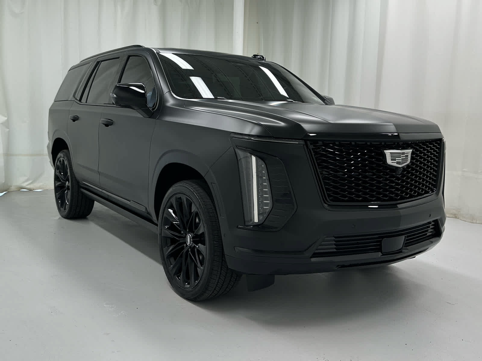 Used 2026 Cadillac Escalade Platinum Sport w/ LPO, ONYX Package AWD/4WD image 2