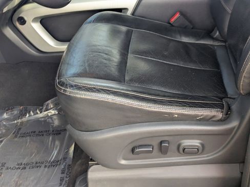 Used 2018 Nissan Titan SL w/ Chrome Package image 19