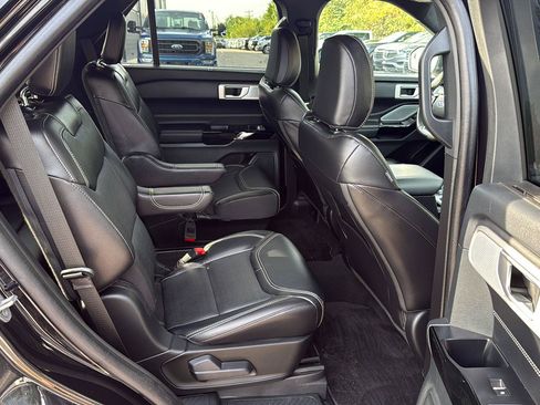 Used 2023 Ford Explorer ST w/ Technology Package AWD/4WD image 12
